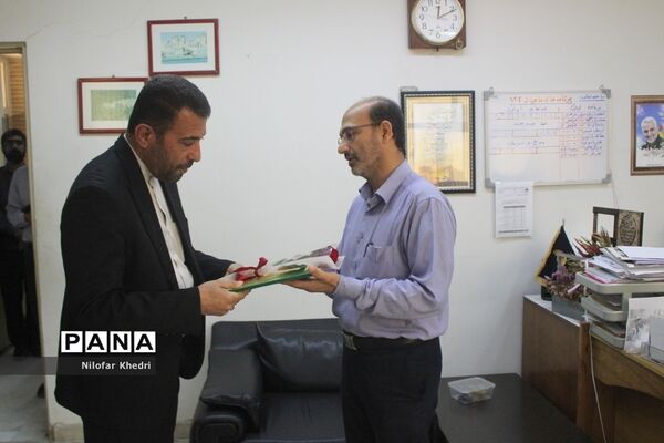 به مناسبت روز خبرنگار  دیدار مدیرکل آموزش و پرورش استان بوشهر با مدیر کل صدا و سیما بوشهر  و کارکنان