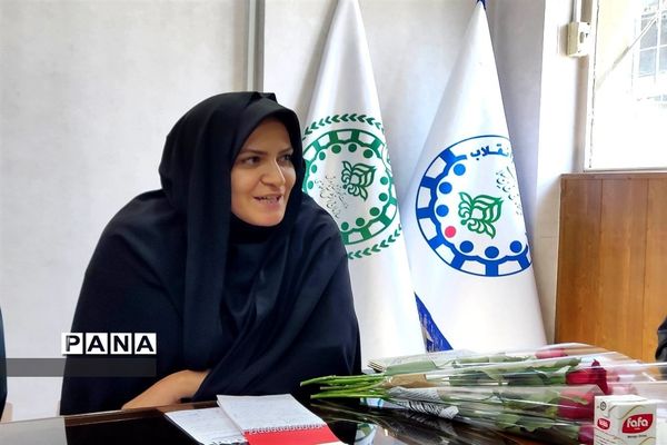 مدیرکل استان زنجان پای صحبت‌های خبرنگاردانش آموزان پانا