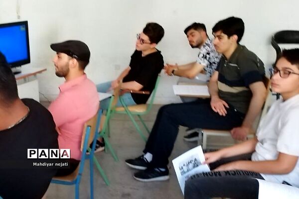 برگزاری کارگاه مشاوره کنکور و روش‌های نوین مطالعه در دبیرستان پسرانه سما رودهن