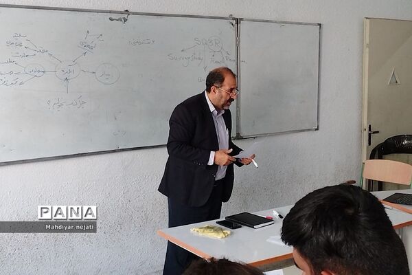 برگزاری کارگاه مشاوره کنکور و روش‌های نوین مطالعه در دبیرستان پسرانه سما رودهن