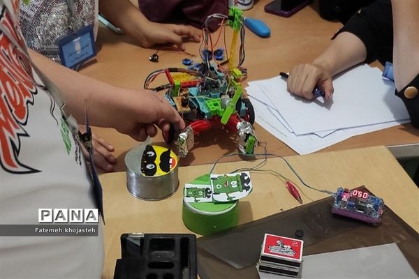 برگزاری دومین دوره مسابقات رباتیک هوش‌مصنوعی در پژوهش‌سرای باقرالعلوم شهرستان‌قرچک