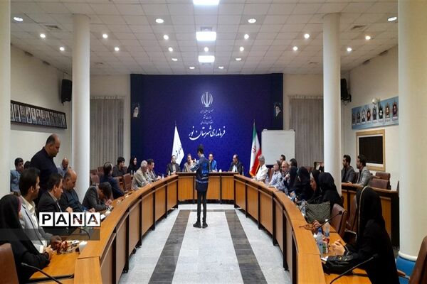نشست خبرنگاران در فرمانداری شهرستان نور