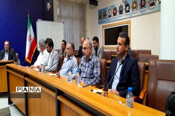 نشست خبرنگاران در فرمانداری شهرستان نور