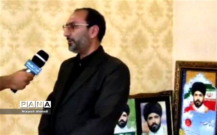 زندگی و رفتار شهدا، بهترین الگو برای نوجوانان است