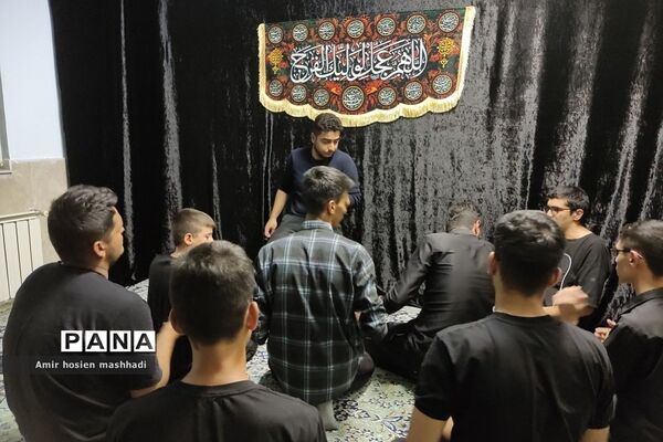 مراسم عزاداری محفل ریحانه‌الحسین بسیج دانش‌آموزی رودهن در دهه سوم محرم