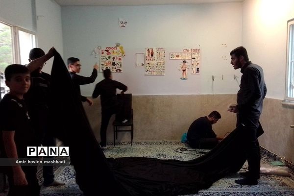 مراسم عزاداری محفل ریحانه‌الحسین بسیج دانش‌آموزی رودهن در دهه سوم محرم