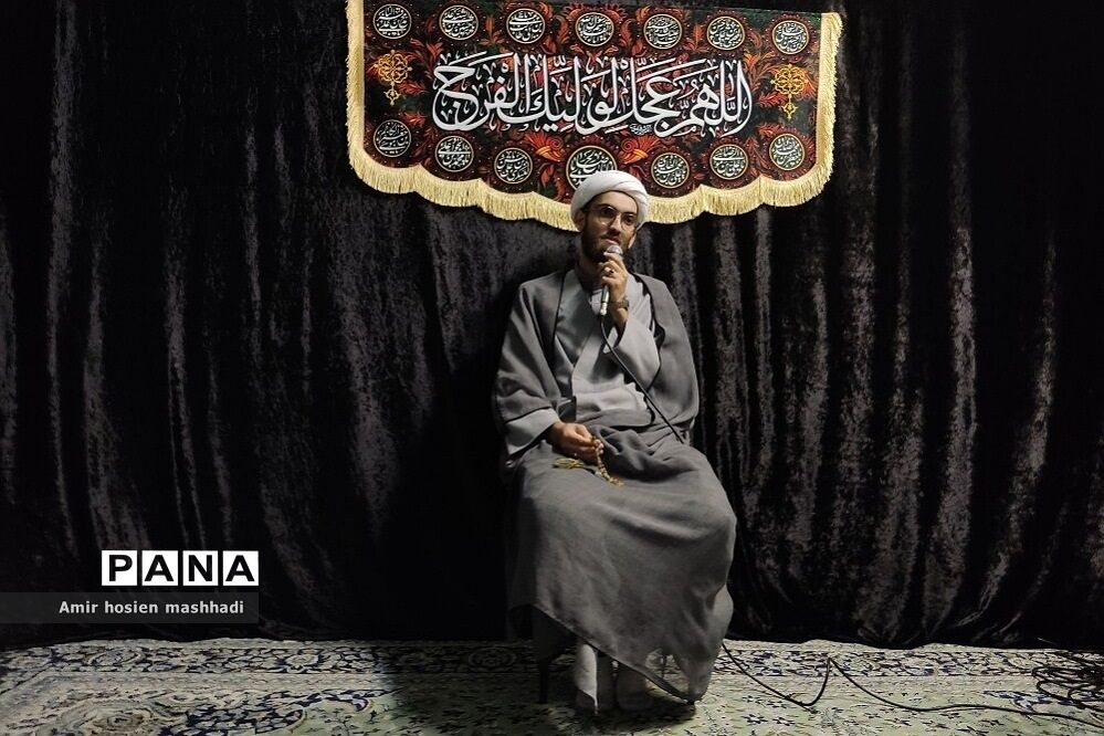 مراسم عزاداری محفل ریحانه‌الحسین بسیج دانش‌آموزی رودهن در دهه سوم محرم