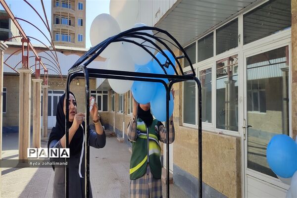 برگزاری نشست رئیس آموزش و پرورش رباط کریم با جمعی دانش‌آموز خبرنگاران