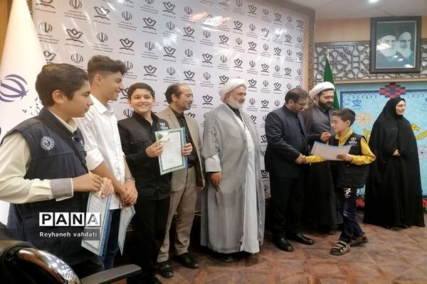 برگزاری مراسم تقدیر از خبرنگاران پانا به مناسبت روز خبرنگار در  کانون فارابی ناحیه۲