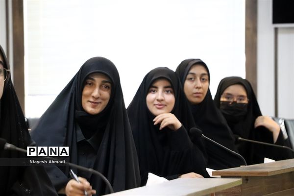 تقدیر از دختران خبرنگار ناحیه سه مشهد