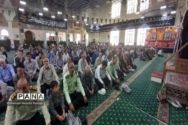 نماز جمعه کاشمر در امامزاده سیدحمزه(ع)