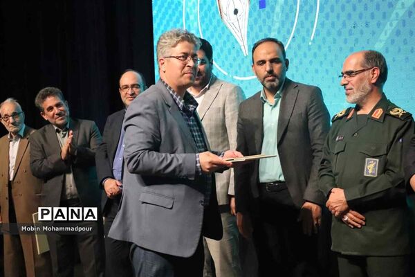 نشست خبری معاون امور مطبوعاتی و اطلاع رسانی وزارت فرهنگ و ارشاد اسلامی با خبرنگاران تبریزی