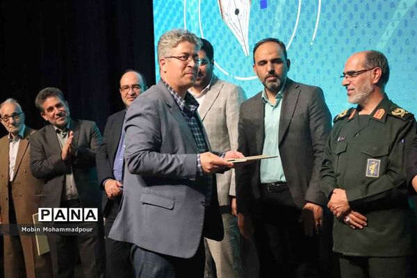 نشست خبری معاون امور مطبوعاتی و اطلاع رسانی وزارت فرهنگ و ارشاد اسلامی با خبرنگاران تبریزی