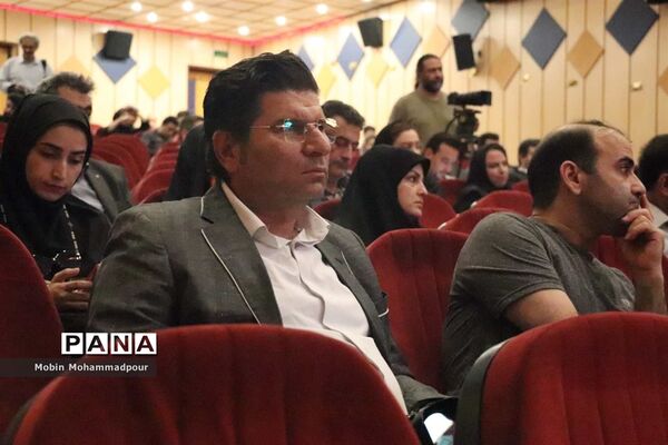 نشست خبری معاون امور مطبوعاتی و اطلاع رسانی وزارت فرهنگ و ارشاد اسلامی با خبرنگاران تبریزی