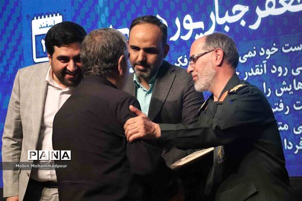 نشست خبری معاون امور مطبوعاتی و اطلاع رسانی وزارت فرهنگ و ارشاد اسلامی با خبرنگاران تبریزی