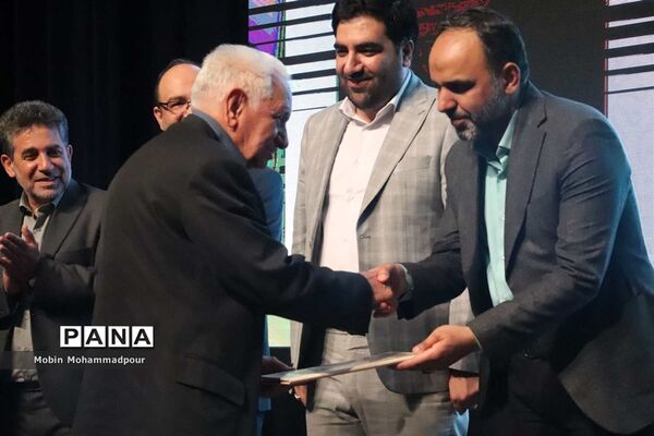 نشست خبری معاون امور مطبوعاتی و اطلاع رسانی وزارت فرهنگ و ارشاد اسلامی با خبرنگاران تبریزی