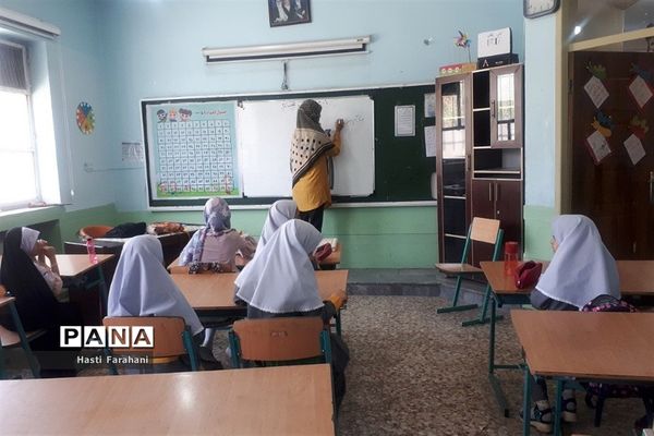 برگزاری کلاس‌های آموزشی تابستانه در مدرسه ریحانه‌النبی شهرستان‌قرچک