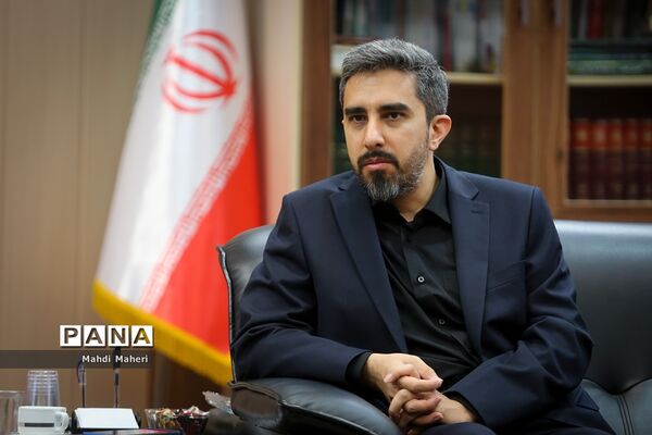 بازدید دبیر شورای اطلاع‌رسانی دولت از فرآیند ارزیابی تکمیلی پذیرفته‌شدگان آزمون استخدامی آموزگاری