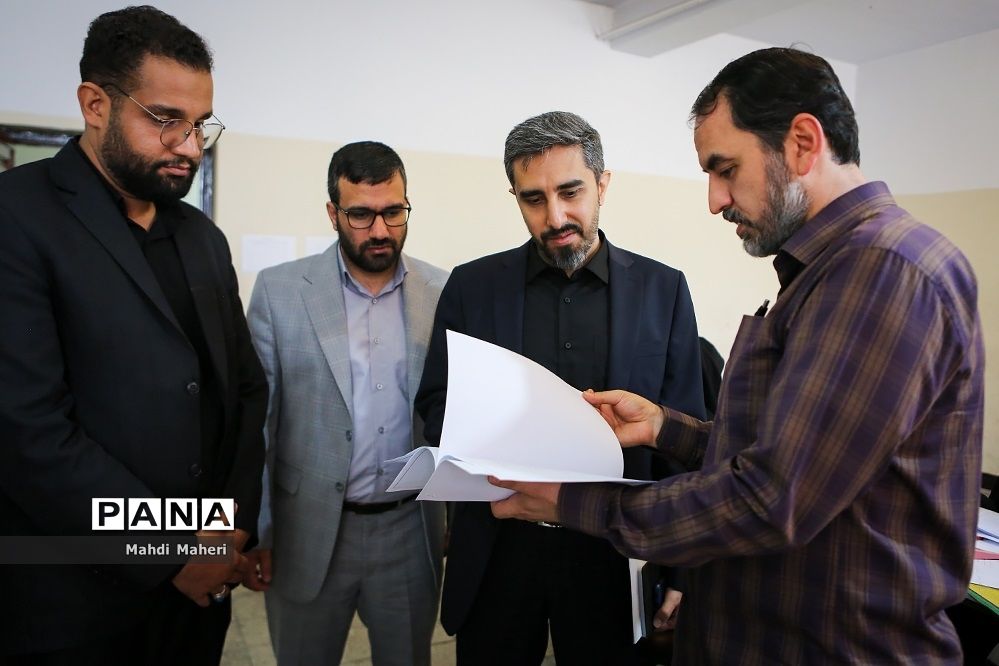 بازدید دبیر شورای اطلاع‌رسانی دولت از فرآیند ارزیابی تکمیلی پذیرفته‌شدگان آزمون استخدامی آموزگاری