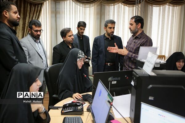 بازدید دبیر شورای اطلاع‌رسانی دولت از فرآیند ارزیابی تکمیلی پذیرفته‌شدگان آزمون استخدامی آموزگاری