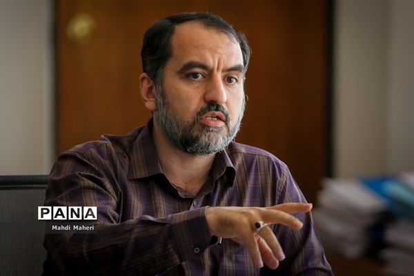 بازدید دبیر شورای اطلاع‌رسانی دولت از فرآیند ارزیابی تکمیلی پذیرفته‌شدگان آزمون استخدامی آموزگاری