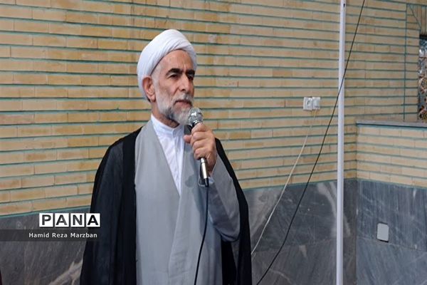 حضوردانش‌آموزان واحدهای آموزشی اسلامشهردرحوزه علمیه امام صادق (ع)