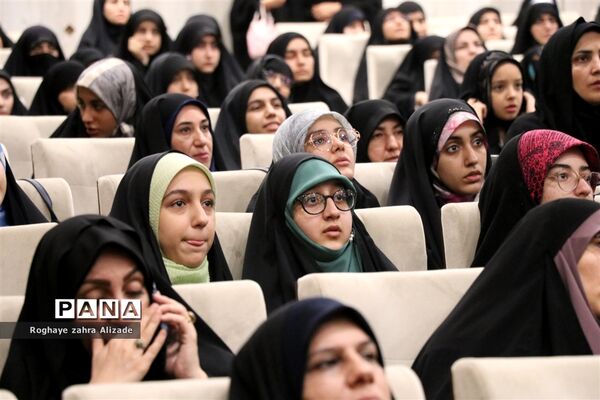اختتامیه چهل و یکمین دوره مسابقات قرآن عترت و نماز سراسر کشور