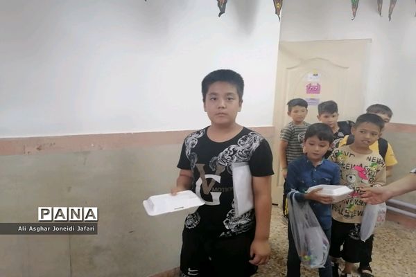 عزاداری دانش‌آموزان عاشورایی در پایگاه تابستانه مدرسه شیخ جنید(ره) پیشوا