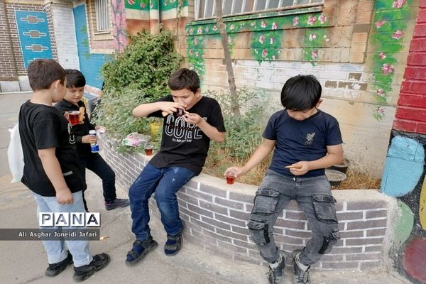 عزاداری دانش‌آموزان عاشورایی در پایگاه تابستانه مدرسه شیخ جنید(ره) پیشوا