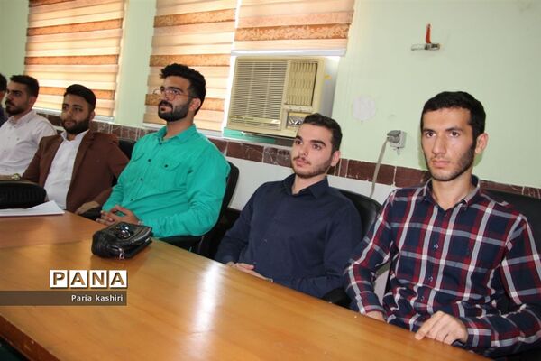 برگزاری جلسه توجیهی با حضور دانشجویان فارغ التحصیل دانشجو فرهنگیان