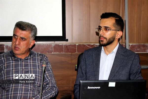 برگزاری جلسه توجیهی با حضور دانشجویان فارغ التحصیل دانشجو فرهنگیان