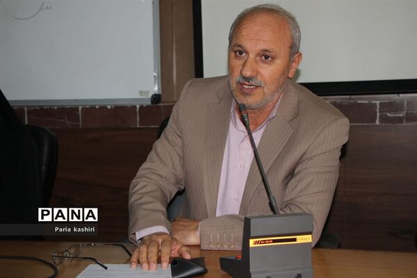 برگزاری جلسه توجیهی با حضور دانشجویان فارغ التحصیل دانشجو فرهنگیان