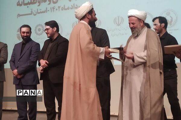 مراسم تجلیل از برترین‌های تشکل‌ها و مشارکت‌های اجتماعی در قم