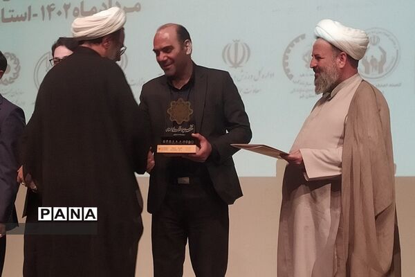 مراسم تجلیل از برترین‌های تشکل‌ها و مشارکت‌های اجتماعی در قم