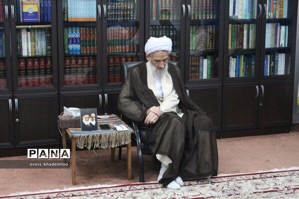 دیدار مدیر، معاونان و کارشناسان آموزش و پرورش گلوگاه با نماینده ولی فقیه در مازندران