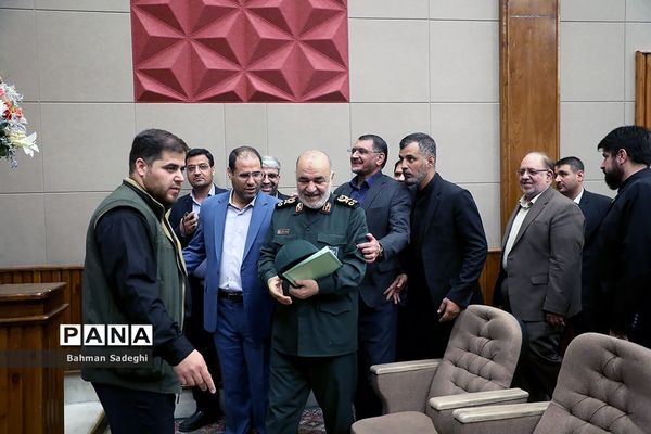 دومین کنگره معلمان انقلاب اسلامی