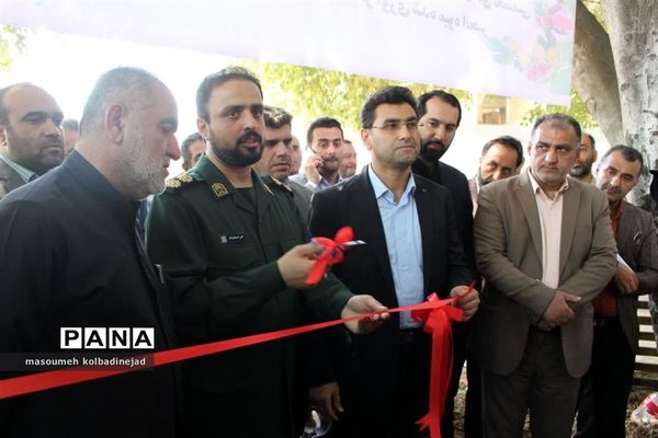 نمایشگاه انجیر، محصولات باغی و صنایع دستی در گلوگاه