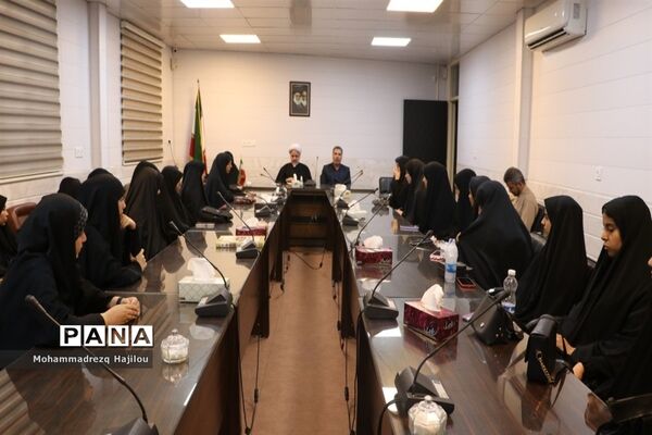 جلسه هم‌اندیشی با دانش‌آموزان رابط نماز جمعه شهرستان ساوه