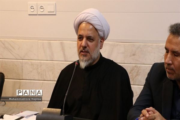 جلسه هم‌اندیشی با دانش‌آموزان رابط نماز جمعه شهرستان ساوه