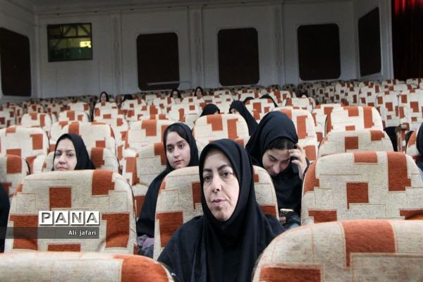 نشست توانمند‌سازی رابطان خبرگزاری پانای مدارس ناحیه یک یزد