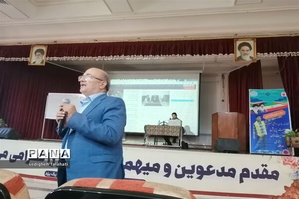 برگزاری همایش توانمندسازی رابطان خبرگزاری پانای مدارس ناحیه یک یزد