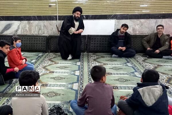 برگزاری جلسه هفتگی معرفتی و اخلاقی امام‌جمعه رودهن با نوجوانان