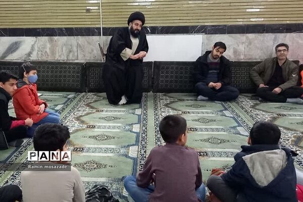 برگزاری جلسه هفتگی معرفتی و اخلاقی امام‌جمعه رودهن با نوجوانان