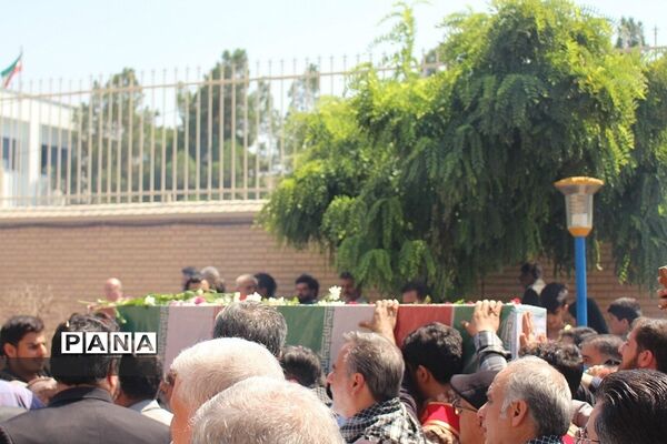 تشییع و تدفین  شهید گمنام دانش‌آموز در اداره کل آموزش و پرورش شهرستان‌های استان‌تهران