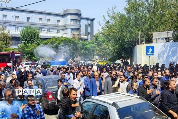 تشییع پیکر شهید دانش‌آموز در اداره‌کل آموزش و پرورش شهرستان‌های استان تهران