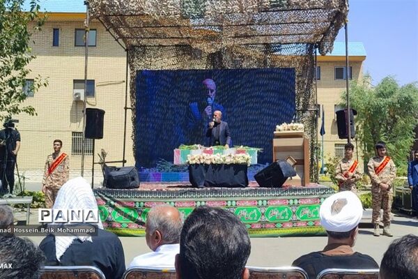 تشییع پیکر شهید دانش‌آموز در اداره‌کل آموزش و پرورش شهرستان‌های استان تهران
