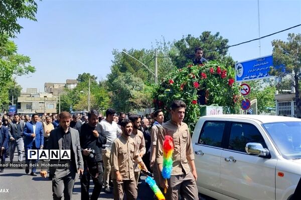 تشییع پیکر شهید دانش‌آموز در اداره‌کل آموزش و پرورش شهرستان‌های استان تهران