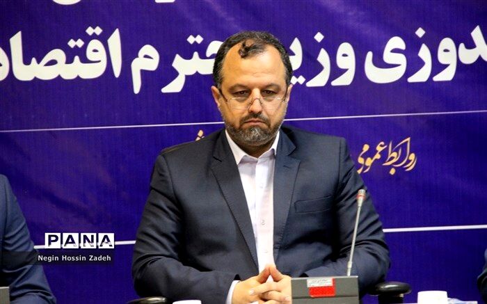 توضیحات وزیر اقتصاد درباره واگذاری حق رای سهام بانک آینده