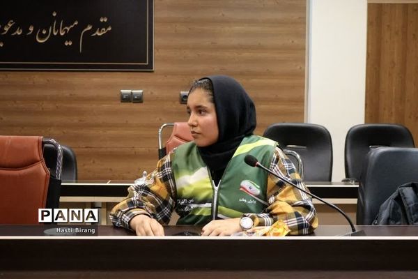 آیین تجلیل از دانش‌آموز خبرنگاران پانا ناحیه یک بهارستان