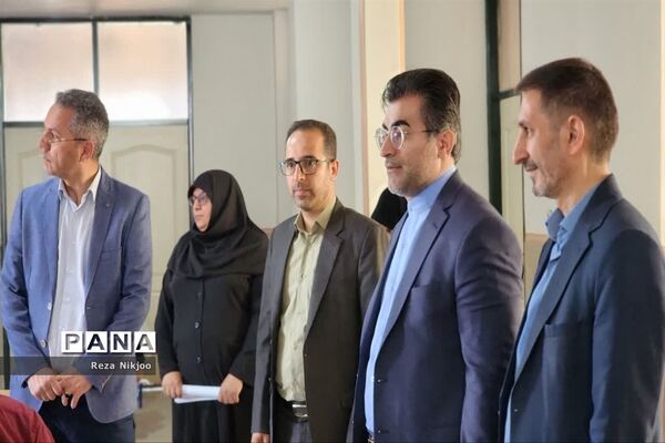 برگزاری آزمون ویژه مدیران مدارس در ناحیه یک بهارستان